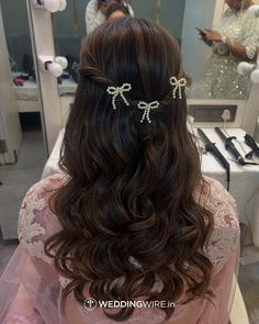 Tap the link attached for your ultimate guide to festive and wedding hairstyles!💖