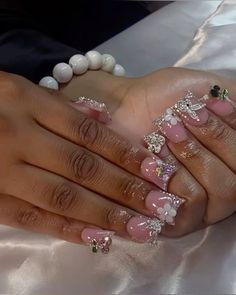 𝒩𝘪𝘤𝘬𝘪𝘴𝘱𝘪𝘯𝘬𝘱𝘳𝘪𝘯𝘵 French Tip With Gems, Unique Acrylic Nail Designs, Cute Short Nails, Retro Nails, Punk Nails, Hard Nails, Duck Nails, Colored Acrylic Nails, Girly Acrylic Nails