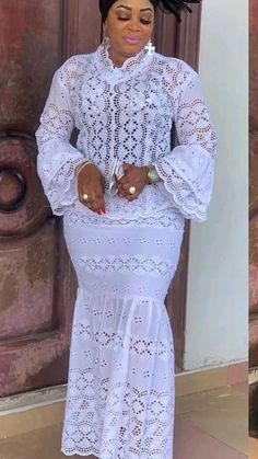 Lace Dress Styles For Older Women, Lace Kaba, White Lace Dress Outfit, Lace Styles For Wedding, Trouser Fashion, Lace Dress Outfit, Lace Dress Classy, African Lace Styles