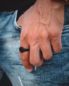 Mirrored / Smooth finished Black signet ring. Please check the ring size chart to ensure you know which size to order - even if you have ordered rings before! We also have a matte version of this ring available in our shop. ✔️Weighty and Durable stainless steel Black IP Plating ✔️Mirrored finish for a quality shine  ✔️Multiple Sizes for Selection Ring sizes: 5-12 ✔️Quality Craftsmanship Combining quality finish with Quality An example of the matte ring can be seen in the last image. To receive i Black Rings For Men, Men Pinky Ring, Black Signet Ring, Rings Signet, Oval Signet Ring, Black Jewellery, Medieval Rings, Mens Black Ring, Luxury Jewelry Box