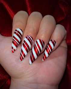 Peppermint Nails, Ruby Nails, Red Weave, Candy Cane Nails, Winter Nail Art, Festival Nails, Nail Length, Peppermint Candy, Xmas Nails