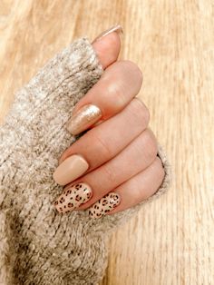 #nails #leo #leoprint #gold #nailsonfleek #springvibes #creme #nailart #leonails Leo Nails, Lion Nails, Spring Vibes, Nails On Fleek, Makeup Nails, Nail Inspo, Gel Nails, Nail Designs, Nail Art