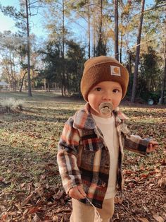 Baby Boy Asthetics, Newborn Fall Outfits Boy, Outfit Ideas For Fall Pictures, Ideas For Fall Pictures, Infant Boy Outfits, Baby Outfits Boy, Baby Fall Outfits, Fall Baby Outfits