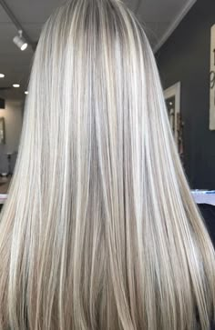 Long Blonde Hair Color Ideas, Long Blonde Hair Color, Platinový Blond, Medium Blonde Hair, Luxy Hair, Blonde Hair Color Ideas, Long Hair Color, Ash Blonde Hair, Blonde Hair Looks