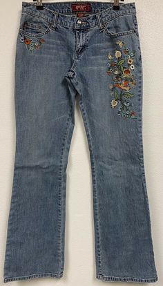 Tyte Jeans denim women Sz Jr 9 Embroidered distressed Vintage Inspired Low rise. Condition is "Pre-owned". Shipped with USPS Priority Mail. Vintage Embroidered Jeans, Diy Vintage Clothes, Casual Embroidered Medium Wash Jeans, Casual Embroidered Jeans In Medium Wash, Light Wash Cotton Jeans With Floral Embroidery, Medium Wash Cotton Jeans With Floral Embroidery, Embroidered Light Wash Denim Jeans, Light Wash Denim Jeans With Floral Embroidery, Floral Embroidered Medium Wash Cotton Jeans