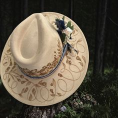 Burned Wide Brim Hat in Antique Beige. Burned freehand using Pyrography Techniques. Each Hat burned is a One of a Kind! Hats are adjustable for a tighter fit. Hats are sprayed with a weather proofer for wear. Hats made by PIPER HAT Co. come with a handmade macrame wall hat hanger and a travel/dest bag. Pyrography Techniques, Burned Hats, Hat Burning, Wall Hats, Dragon Heart, Hat Hanger, Cute Small Animals, Grey Hat, Handmade Macrame