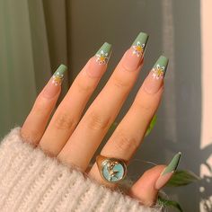 Brand Name: YADORNOSNumber of Pieces: ComboOrigin: CN(Origin)Application: FingerNail Length: Medium lengthNail Width: Medium lengthMaterial: AcrylicQuantity: 24pcsSize: NormalItem Type: False NailType: Full Nail Tipsfeature 1: fake nails with glue designedfeature 2: decorated false nailsfeature 3: pre decorated nails Aesthetic Nail, Cute Simple Nails, Girly Acrylic Nails, Her Nails, Cute Gel Nails, Simple Nail, Short Acrylic Nails Designs, Rings Rings