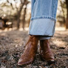 Western Booties Outfit, Kitchens 2022, Fall Cowgirl Outfits, Western Boots Outfit, Boot Scootin Boogie, Fall Books, Short Cowboy Boots, Cowgirl Boots Outfit, Classy Cowgirl