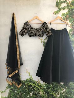 White Lehenga Choli Simple, Black Lengha Outfit, Black Silk Lehenga, Modern Lehangas, Black Lengha, Indian Wardrobe, Indian Gown, Suits Punjabi