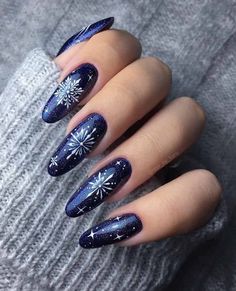 23+ Stunning Blue Snowflake Nails You'll Want To Try This Winter! Blue Snowflake Nails, Winter Gel Nails, Blue Christmas Nails, Snowflake Nail Design, Winter Nails Gel, Blue And Silver Nails, Snowflake Nail, Light Blue Nails, September Nails