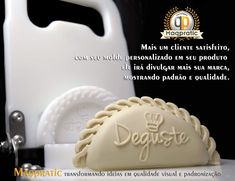 an advertisement for degusto's is shown in spanish