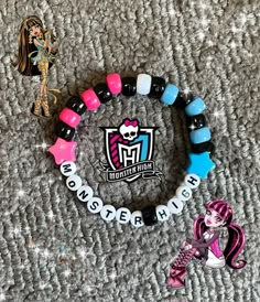 Kuromi Kandi Bracelet, Monster High Bracelets, Monster High Diy Crafts, Draculaura Bracelet, Kandi Bracelets Ideas Singles, Kandi Bead Bracelet Ideas, Monster High Bracelet, Monster Kandi