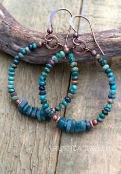 Blue Beaded Jewelry, Hoop Earrings With Beads, Boho Beaded Earrings, Chrysocolla Jewelry, Earrings With Beads, Hoop Jewelry, Metal Jewelry Making, Interesting Jewelry, Jewelry Colorful