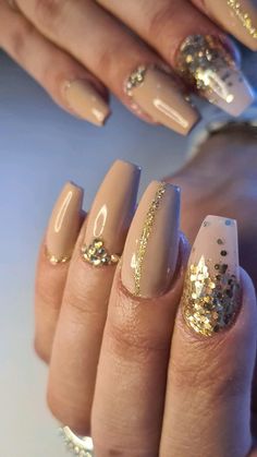 Indian Nail Art, Glitter Nail Paint, Nail Art Mariage, Indian Nails, Nail White, Nail Summer, Nail 2023, Nail Red