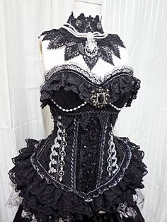 Black Performance Outfit, Tyre Ideas, Twst Oc, Goth Princess, Goth Style, Gothic Victorian, Dark Outfits, 2000s Fashion Outfits, Fashion Inspiration Design