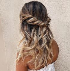 Hairstyle Bridesmaid, Styles Ponytail, Wedding Hairstyles Bridesmaid, Twisted Hair, Simple Prom Hair, Hoco Hairstyles, Hair Hoco, Prom Hairstyles For Long Hair, Festival Hair