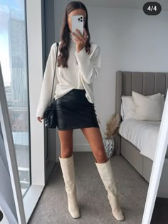 Aesthetic University Outfits, Cream Leather Skirt Outfit, Cream Boots Outfit Winter, Outfit With Leather Skirt, Fall Fashion Illustration, Cream Boots Outfit, Fashion University, Aesthetic University, University Fashion