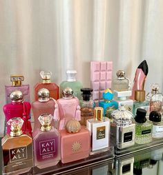 Black Women Perfume Collection, Perfume Collection Organization, Her Perfume, Perfume Display, Perfume Organization, Perfume Body Spray