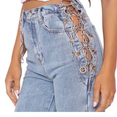 Fn Never Worn Jeans Size 9, No Tag Waist Chain Low Rise Jeans, Jeans With Chains, Ripped Jeans Women, Worn Jeans, Distressed Mom Jeans, Ripped Mom Jeans, 60 Fashion, Jeans Fashion, Fashion Nova Jeans