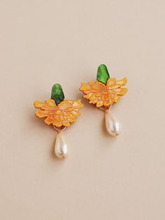 Calendula Drop Studs - Clip On Funky Wedding Accessories, Elopement Outfit, Grabby Hands, Dope Jewelry Accessories, Jewelry Girl, Pearl Details, Sparkly Things, Funky Jewelry, Camping Crafts