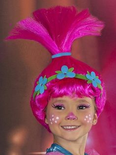 Pink Hair Costume Ideas, Princess Poppy Costume, Gumball Costume, Pink Hair Wig, Poppy Costume, Alien Halloween Costume, Alien Halloween, Trolls Poppy