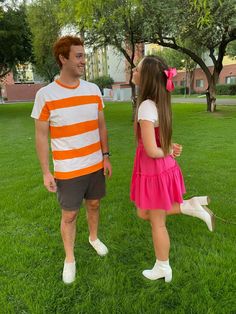 Phineas And Fern Halloween Costume, Halloween Costumes Simple Couple, Phineas And Ferb Couple Costume, Best Unique Halloween Costumes, Unique Couple Halloween Costumes Diy, Silly Couple Costumes, Isabella Costume Phineas And Ferb, Isabella And Phineas Costume, Halloween Costumes Couples Brunette