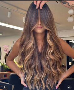 Brunette Hair With Highlights, Hairstyles For Layered Hair, Brown Hair Balayage, Honey Hair, Brown Blonde Hair, Hair Stylist Life