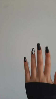 Halloweenský Makeup, Natural Acrylic Nails, Kutek Disney, Cow Nails, Easy Nails, Edgy Nails, Grunge Nails, Simple Acrylic Nails