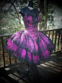 <3 80s Prom Dress Costume, Ugly Bridesmaid Dresses, 80s Prom Party, 1980s Prom Dress, 80's Prom, Goth Prom, Concert Attire, 80s Prom Dress, 80s Prom