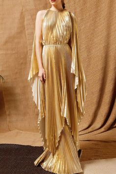 Celana Jogger Wanita, Fantasy Gowns, Beautiful Gowns, Fancy Dresses, Pleated Dress, Couture Fashion