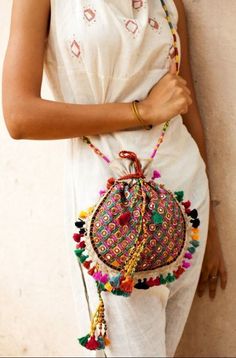 Tote Crochet, Sac Diy, Potli Bag, Ethnic Bag, Stil Boho, Potli Bags, Embroidery Bags, Handcrafted Bags, Boho Bags