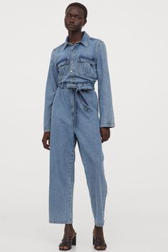 Jumpsuit Denim, Denim Jumpsuits, Campaign Fashion, Boiler Suit, Work Uniforms, Long Jumpsuits, Spring Wardrobe, Denim Jumpsuit, Tie Belt