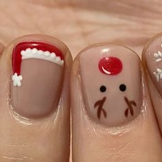 Nail Santa Hat, December Dip Nail Ideas, December Dip Nails, Christmas Toe Nails, Santa Hat Nails, Nail Art Noel, Santa Nails, Sea Nails