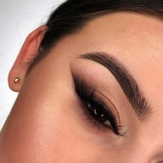 Black Eyeshadow Liner Look, Prom Makeup Smokey Eye Black, Fancy Eyeshadow Looks, Evening Make Up For Brown Eyes, Pretty Eyeshadow Looks For Brown Eyes, Aesthetic Eyeshadow Looks, Dark Prom Makeup, Neutral Smokey Eye Makeup