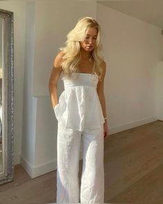 Euro Summer Outfits Aesthetic, All White Outfit Party Summer, Anniversary Outfits For Women, All White Fits, All White Fit, White On White Outfit, White Linen Outfit, Hot Day Outfit, Europe Fits