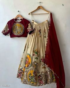 Cotton Ghagra Choli, Chaniyacholi For Wedding Garba, Hand Painted Chaniya Choli, Gamthi Work Chaniya Choli, Navratri Embroidery Designs, Long Sleeve Wedding Dresses, Sleeve Wedding Dresses, Trendy Outfits Indian