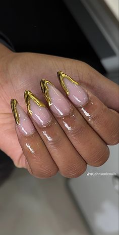 Gold Trim Nails, Gold Dipped Nails, Gold Outline Nails, Nail Ideas Gold, French Acrylic Nails