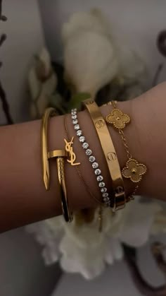 Xoxo Jewelry, Dope Jewelry Accessories, Wrist Jewelry, Luxe Jewelry, Jewelry Accessories Ideas, Dope Jewelry, Jewelry Fashion Trends, Jewelry Essentials, Classy Jewelry