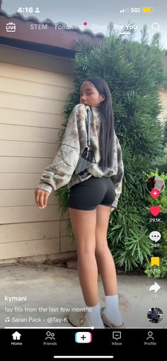 Bay Outfit, Short School Outfits, Bummy Summer Outfits, Summer Bummy Outfit, Leggings And Shorts Outfit, Going Out To Dinner Outfit Summer, Rollercoaster Outfit Ideas, Kailee Soto, Casual Fitted Cargo Shorts