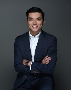 Formal Photoshoot Ideas Men, Headshot For Men, Official Portrait, Foto Formal Kerja, Corporate Shoot For Men, Corporate Headshots Male Poses, Corporate Male Portrait, Profesional Headshot Man