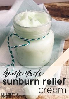 Homemade Sunburn Relief Cream - Just 5 Steps! Wax Recipe, Sunburn Remedies, Sunburn Relief, Diy Remedies, Natural Therapy, Homemade Remedies, Peppermint Essential Oil, Beauty Recipe, Keto Meal