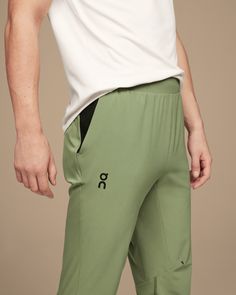 Power up your movements with these essential workout pants. Ideal for yoga, dynamic workouts and everyday wear – all in complete comfort. Versatile Workout Sweatpants, Athleisure Cargo Pants For Workout, Casual Yoga Activewear With Side Pockets, Casual Activewear For Yoga With Side Pockets, Athleisure Go-dry Long Bottoms, Athleisure Go-dry Long Pants, Sporty Compression Pants With Built-in Shorts, Go-dry Long Pants Bottoms For Athleisure, Go-dry Athleisure Bottoms Long Pants