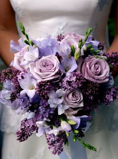 an image of a wedding bouquet on the app store's webpage for photographers