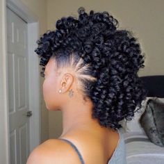 Back To School 7th Grade, Shaved Hairstyles For Black Women, School 7th Grade, Curly Mohawk Hairstyles, Mohawk Hairstyles For Women, African Natural Hairstyles, Shaved Hairstyles, Cabello Afro Natural, Mohawk Styles