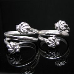 Traditional Indian Silver Toe Rings Bichiya Toe Rings, Toe Ring Designs Silver Indian, Leg Finger Ring, Anklets Silver, Toy Ring, Diamond Cluster Necklace, Silver Anklets Designs, Toes Ring Silver