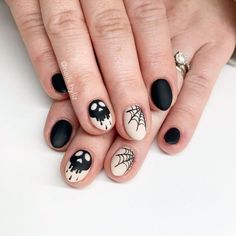 Skull Nail Designs, Skull Nail Art, Horror Nails, Holloween Nails, Skull Nails, Different Artists, Gothic Nails, Goth Nails