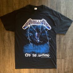 Metallica T-Shirt Ride The Lightning Size Medium And Large Available 90s Metalhead, Oversized Graphic Shirt, Metallica Ride The Lightning, Metallica Tee, Metallic Shirt, Metallica Shirt, Thrift Inspo, Metallica T Shirt, Snoopy T Shirt