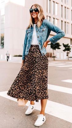 Comfy Spring Outfits, Rok Outfit, Leopard Print Skirt, Fashion Jackson, Leopard Skirt, Outfit Jeans, Mode Casual, Midi Skirts, Maxi Skirts