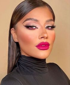 Hot Pink Lipstick Makeup Look, Make Up Fucsia, Fucsia Makeup, Valentines Outfits For Women, Bold Lipstick Makeup, Pink Lipstick Makeup, Maquillage On Fleek, Mekap Mata, Date Night Makeup