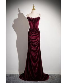 Get 10% off now! Buy elegant velvet slimming burgundy prom dress with flower neck at cheap price online. Free stable shipping and pro custom service since 2009. Burgundy Masquerade Dress, Red Velvet Prom Dress, Dark Red Prom Dress, Velvet Short Dress, Dracula Film, Cranberry Dress, 90s Prom, Velvet Dress Short, Burgundy Prom